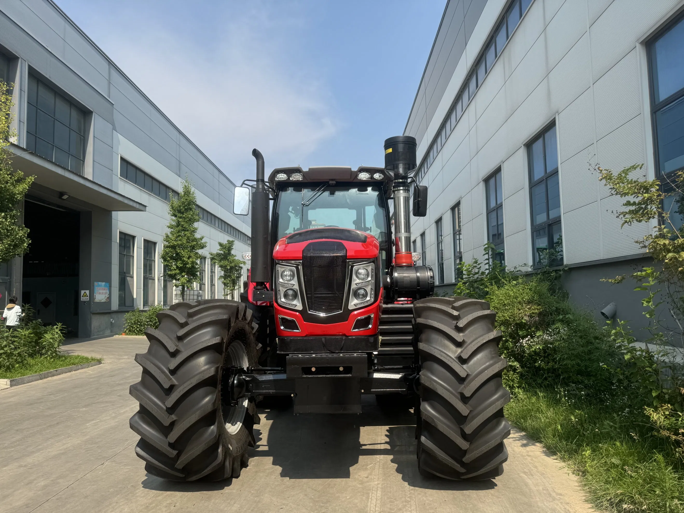 Manufacturer 260HP 240HP 220HP 4WD Agricultural Machinery Farm Tractor