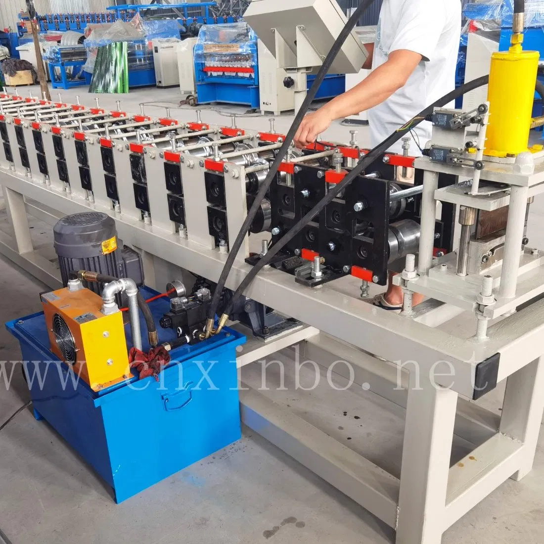 Automatische Rollladen-U-Profil-Walzmaschine mit SPS