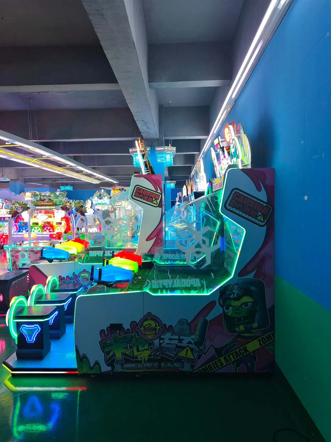 Simulatore di tiro con pistola a gettoni per tre giocatori da interno, attrezzatura arcade per giochi d'acqua