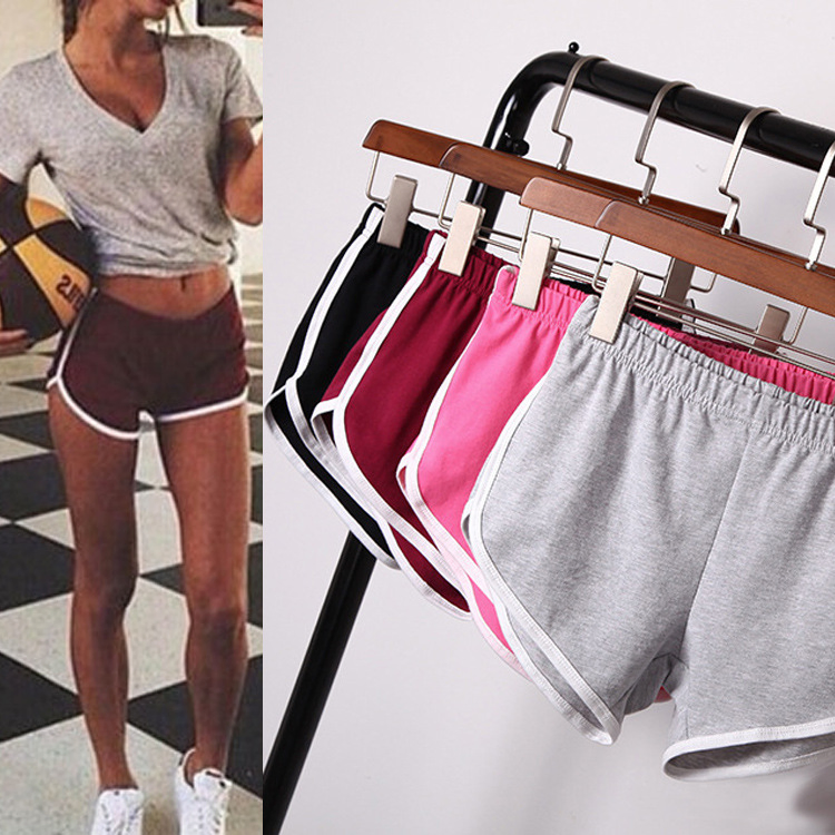Pantaloncini sportivi alla moda per la corsa