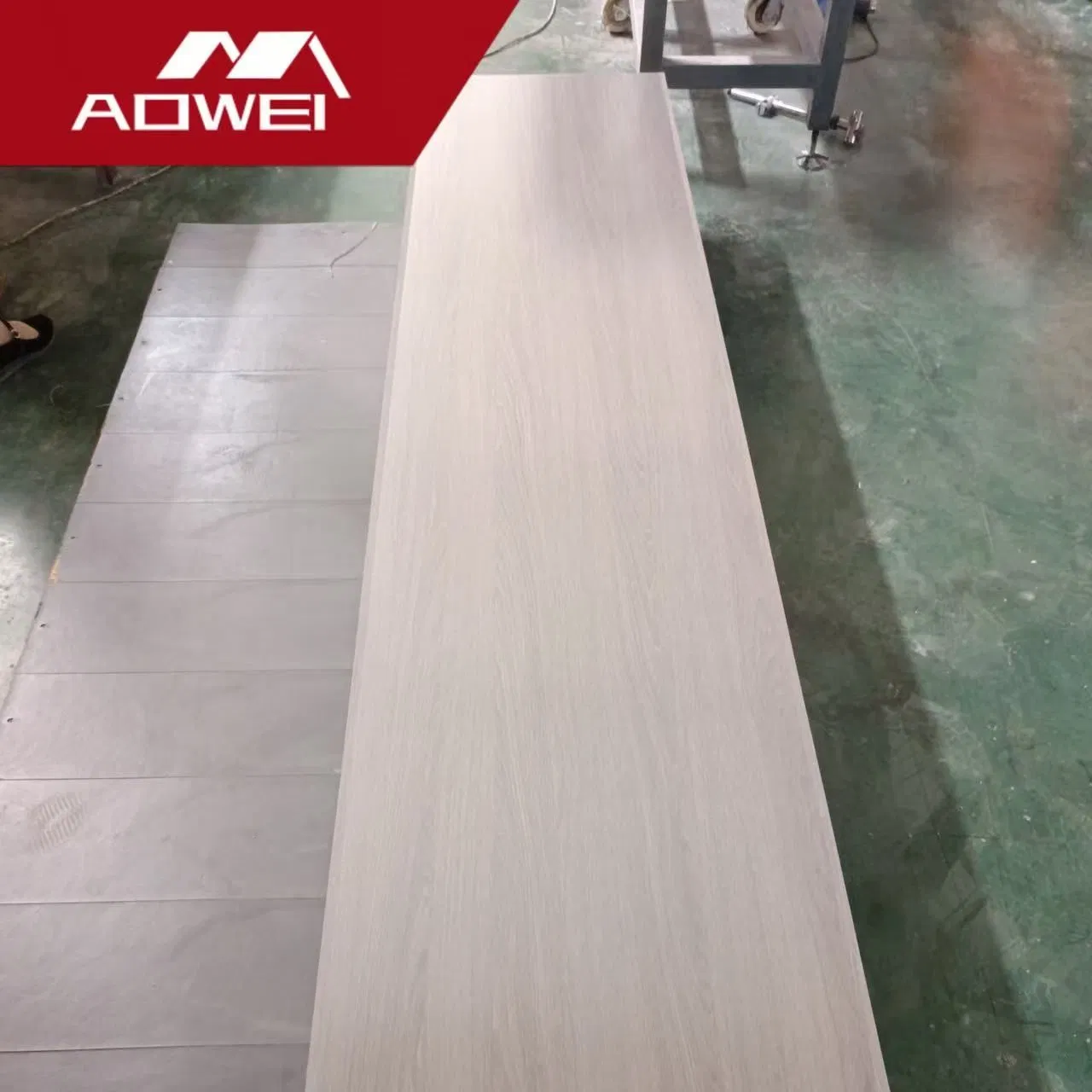 Pannello piatto WPC metallizzato oro lucido ad alto gloss con proprietà di sicurezza ignifughe
