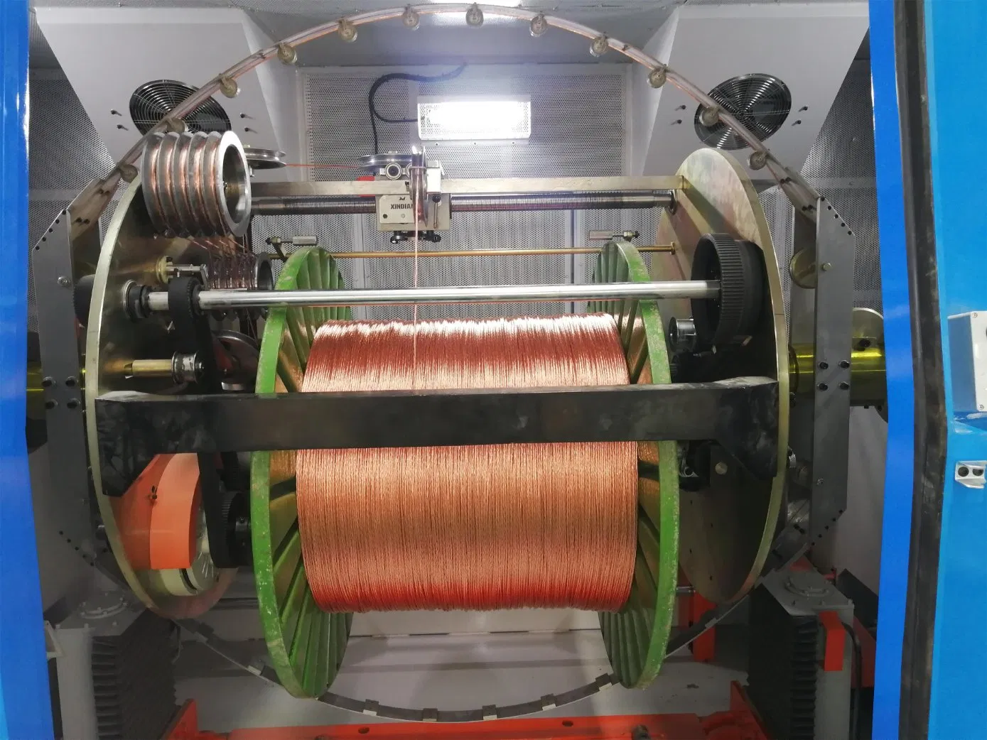 Hochgeschwindigkeits-Kupferdraht-Elektrokabel-Wickel-Schneid-Extrusions-Spul-Sammel-Doppelschlag-Verzwirnmaschine