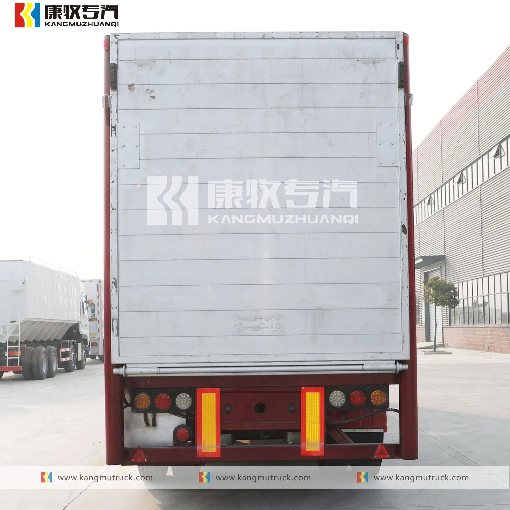 3 Axles Aluminum Livestock Transport Trailer for Pig Goats Sheep Delivery