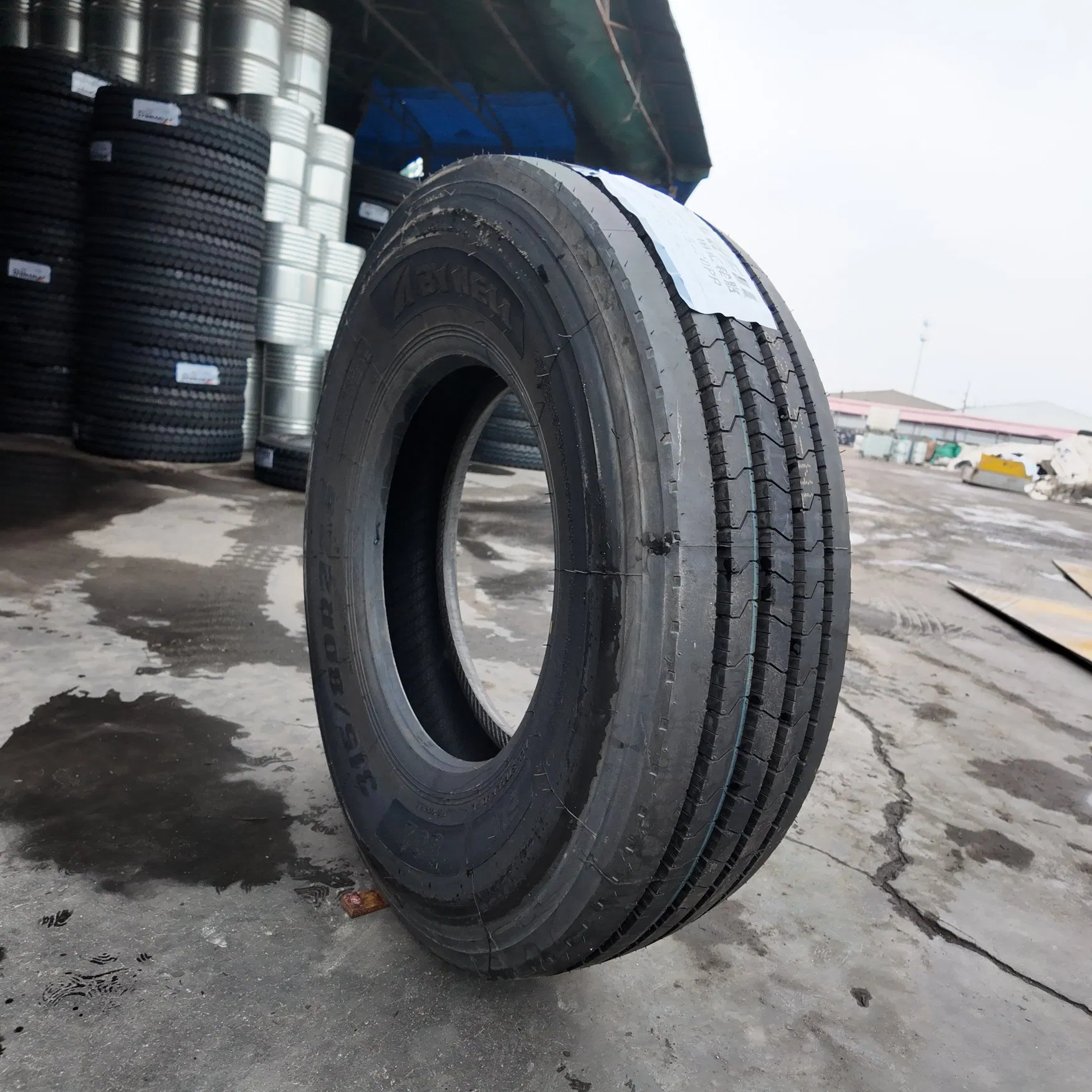 Premium Truck Tyre for Precision Driving with GSO GCC