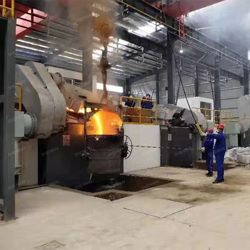 Forno di fusione elettrico a crogiolo a induzione industriale per linea di produzione di ferro, acciaio e metallo