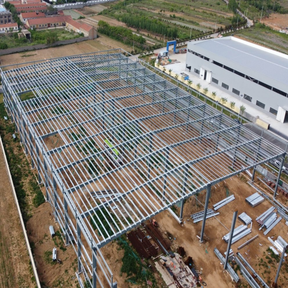 Stabilimento di produzione di edifici in acciaio per deposito