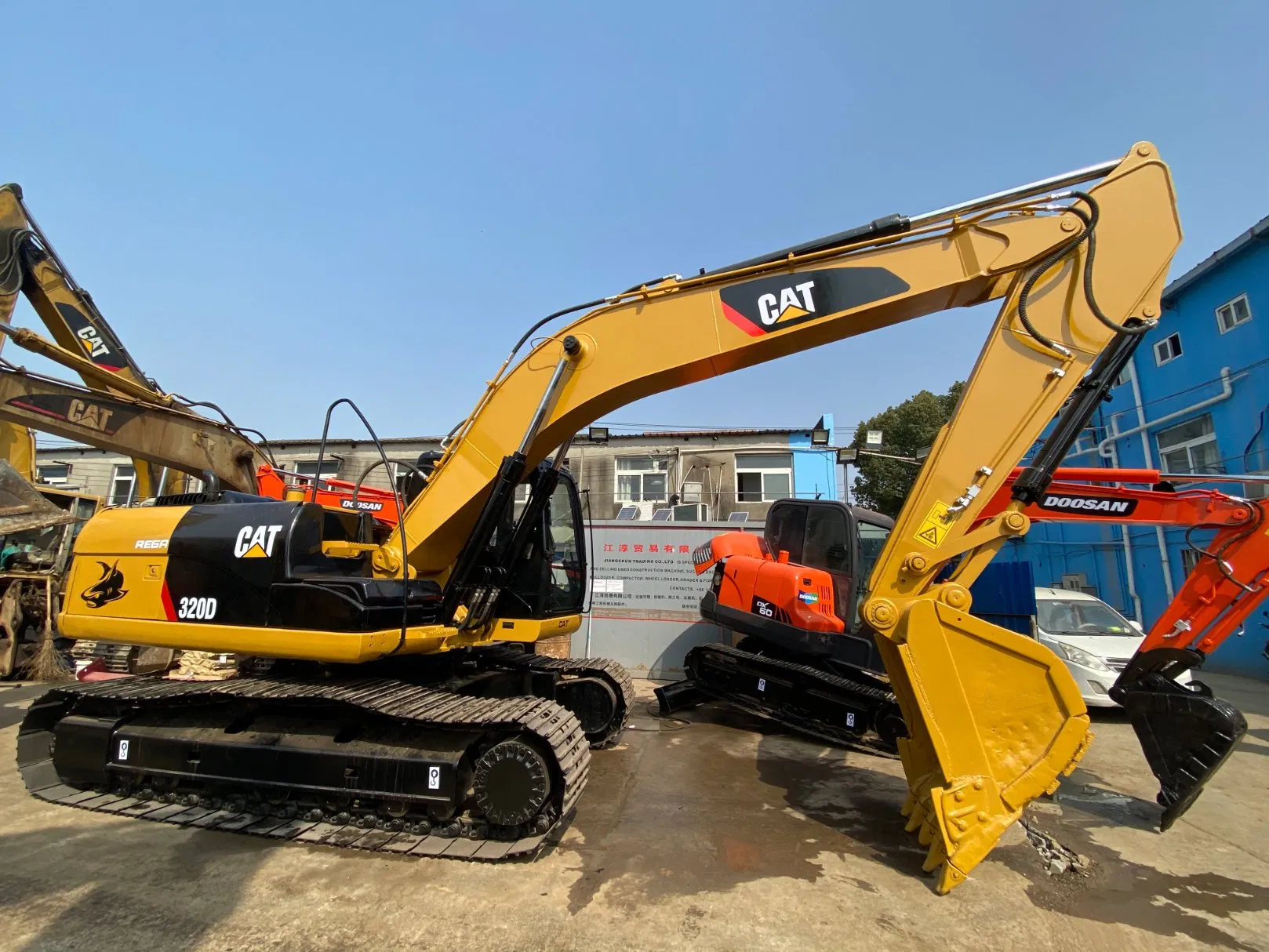 Escavatore cingolato Caterpillar 320d da 20 tonnellate usato in vendita