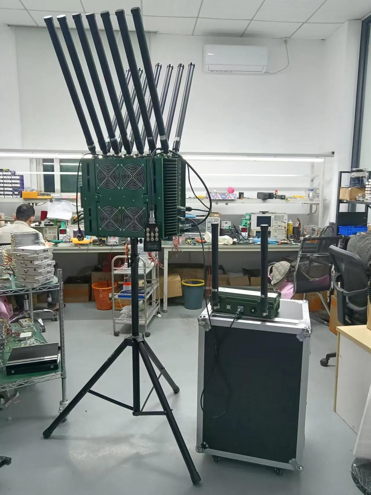 YH-A07 14-Band Fixed Active Defense Equipment Portable Aircraft Jammer Handheld UAV Detector