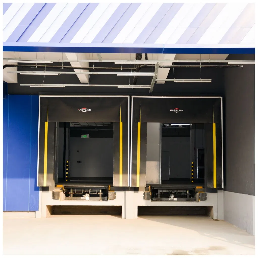 Fastlink High Quality Commercial Telescopic Dock Leveler for Smooth Loading Mobile Ramp Dock Levelers