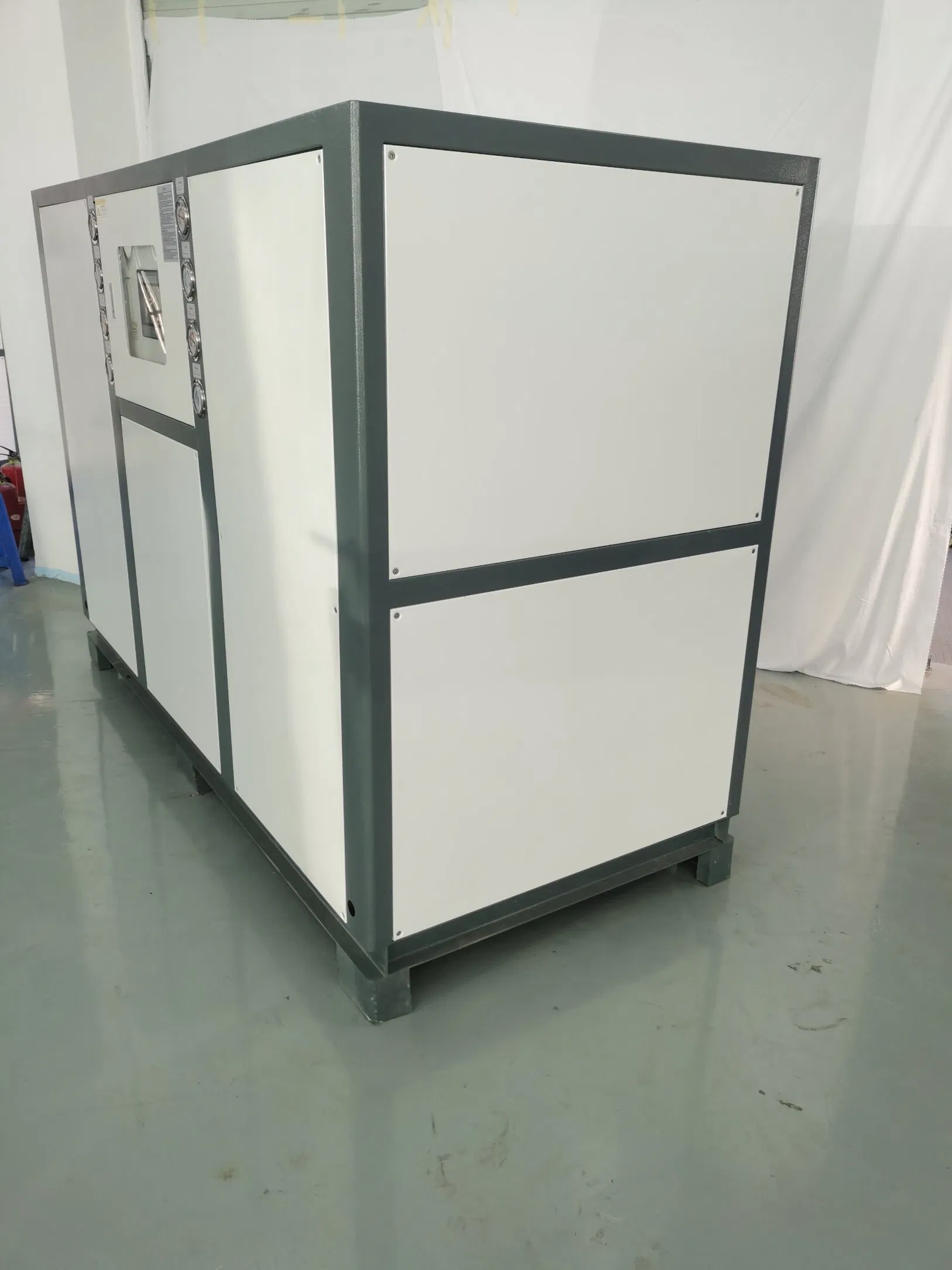 Industrial Water Cooled Chiller 113kw Refrigerating with Pump