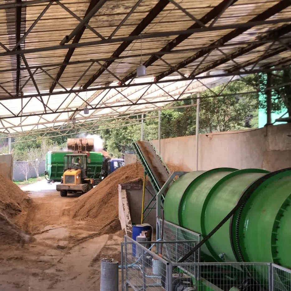 Cow Barn Manure Organic Fermentation Composter for Organic Fertilizer Bedding Material