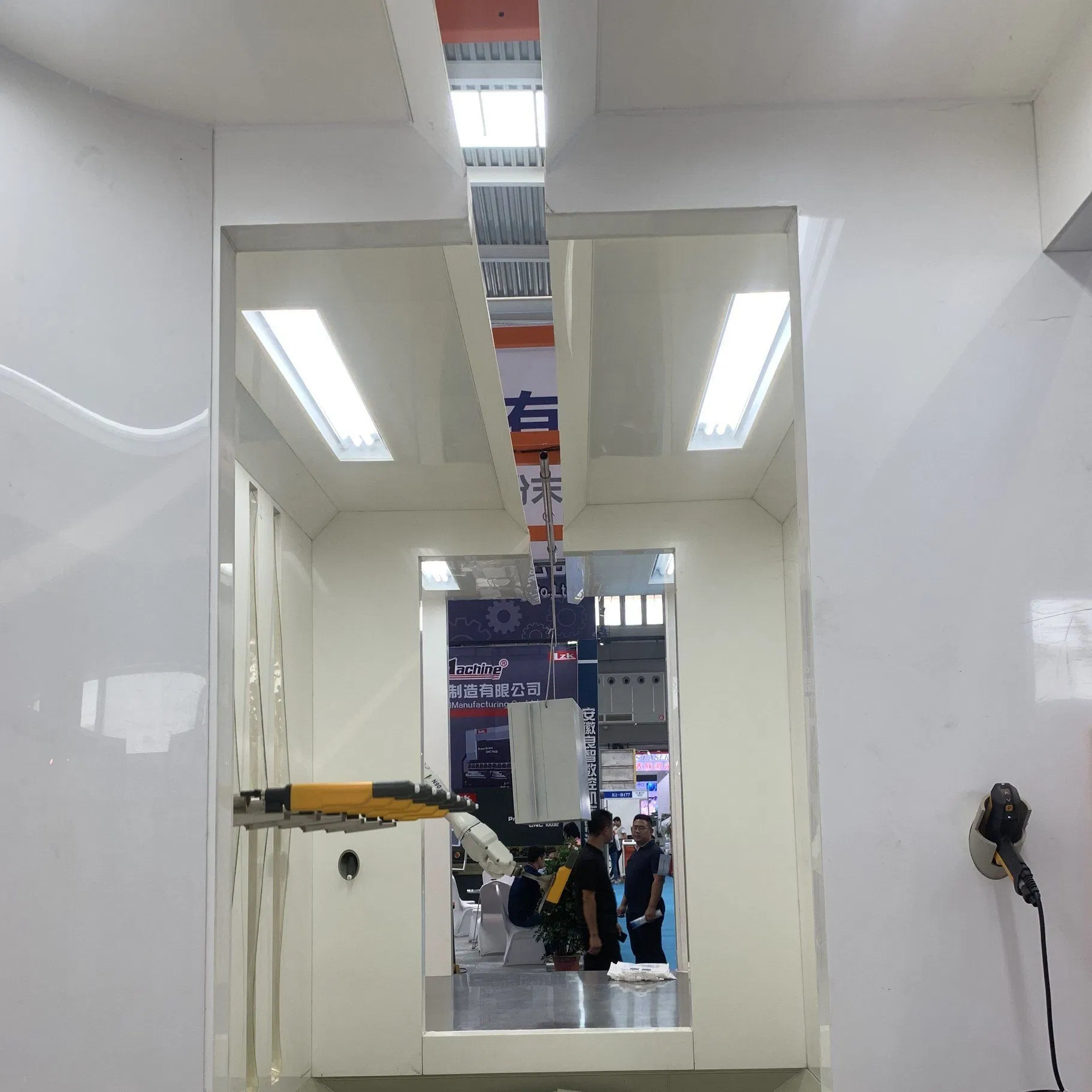 Smart-Control Energy-Saving Manual /Automatic Powder Spray Booth Powder Coating Room