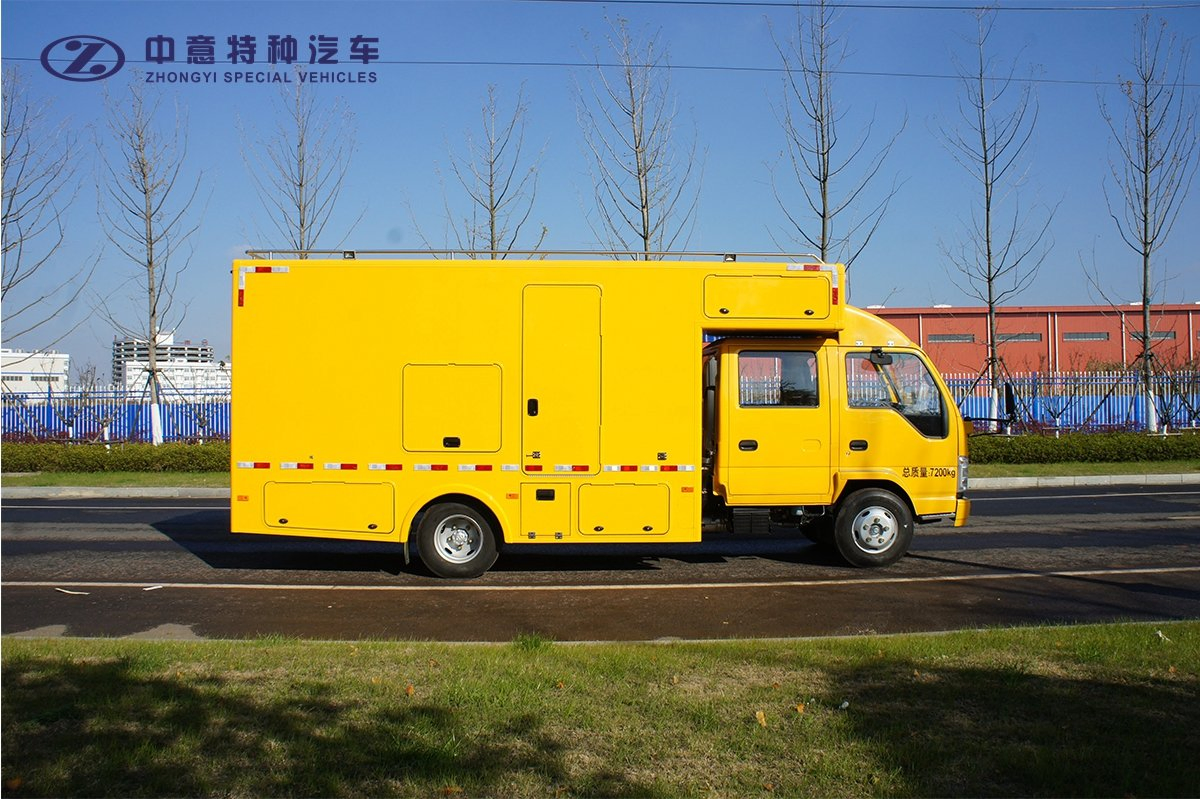 Environmentally Friendly Safe Rugged Lighting Vehicle for Power Outage Repair