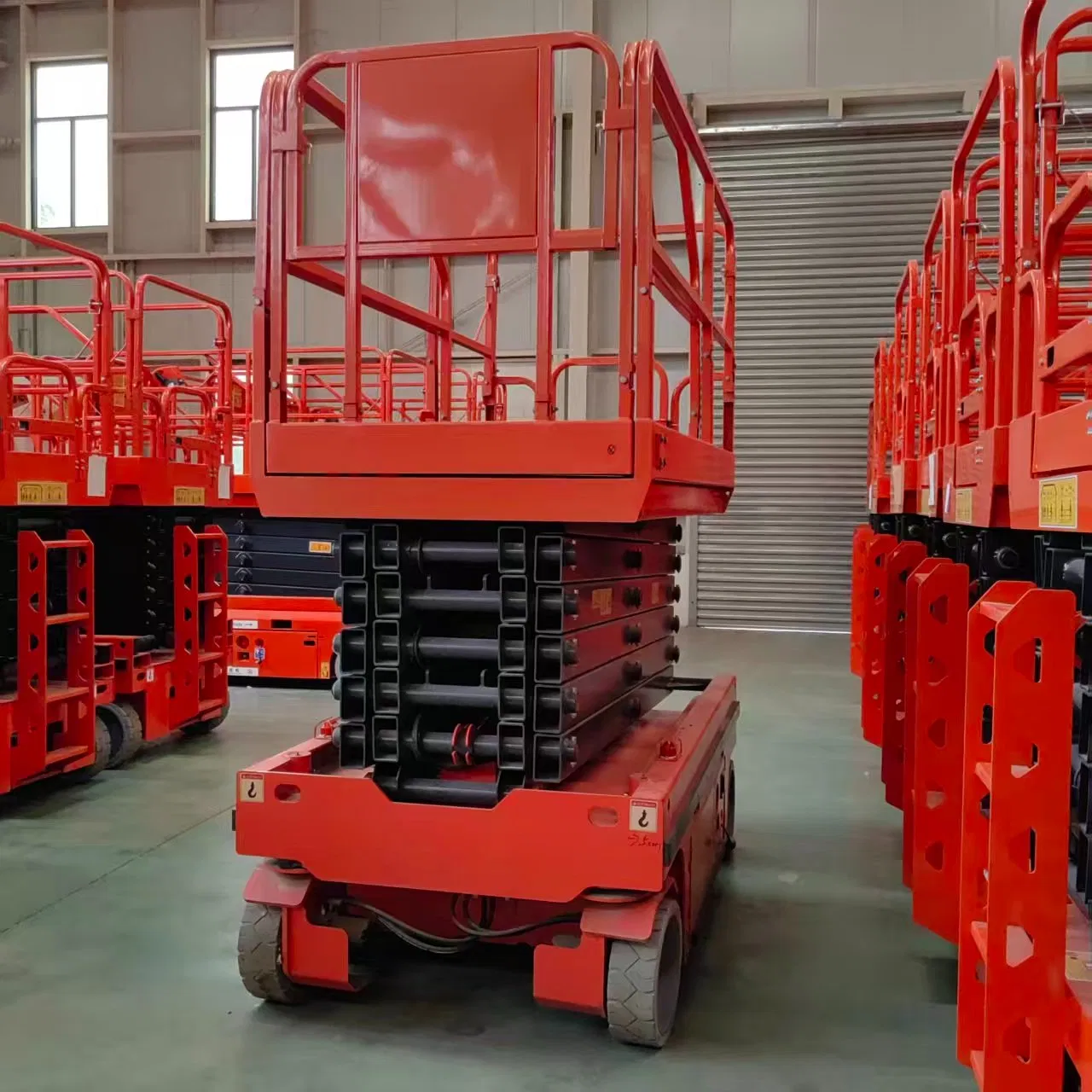 4m 6m 8m 10m 12m Piattaforma Aerea a Forbice Semovente Piccola Elettrica Idraulica