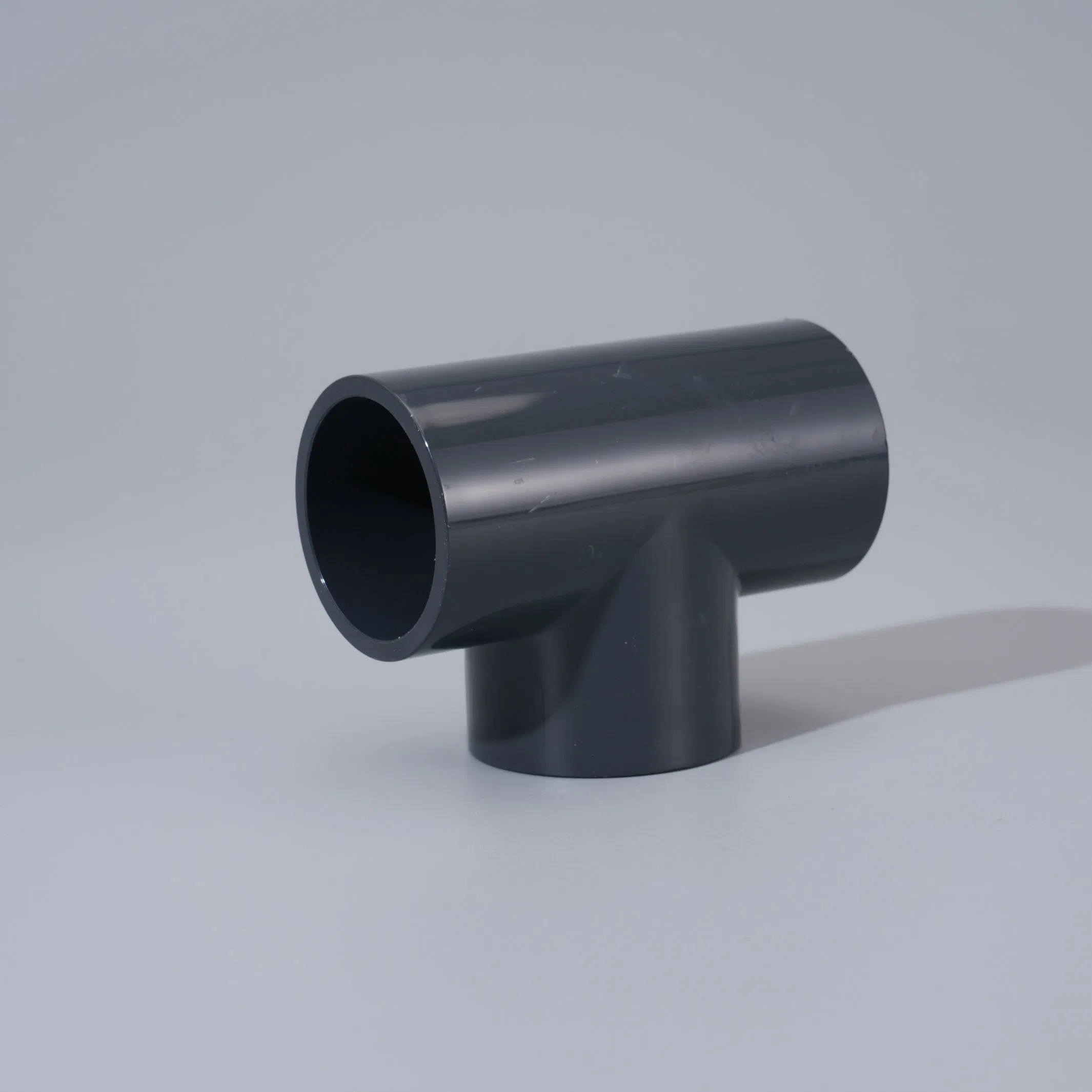 UPVC CPVC 3D T-Stück Rohrverbindung Multifunktionale Kompatibilität für Entwässerungs- und Abwassersysteme