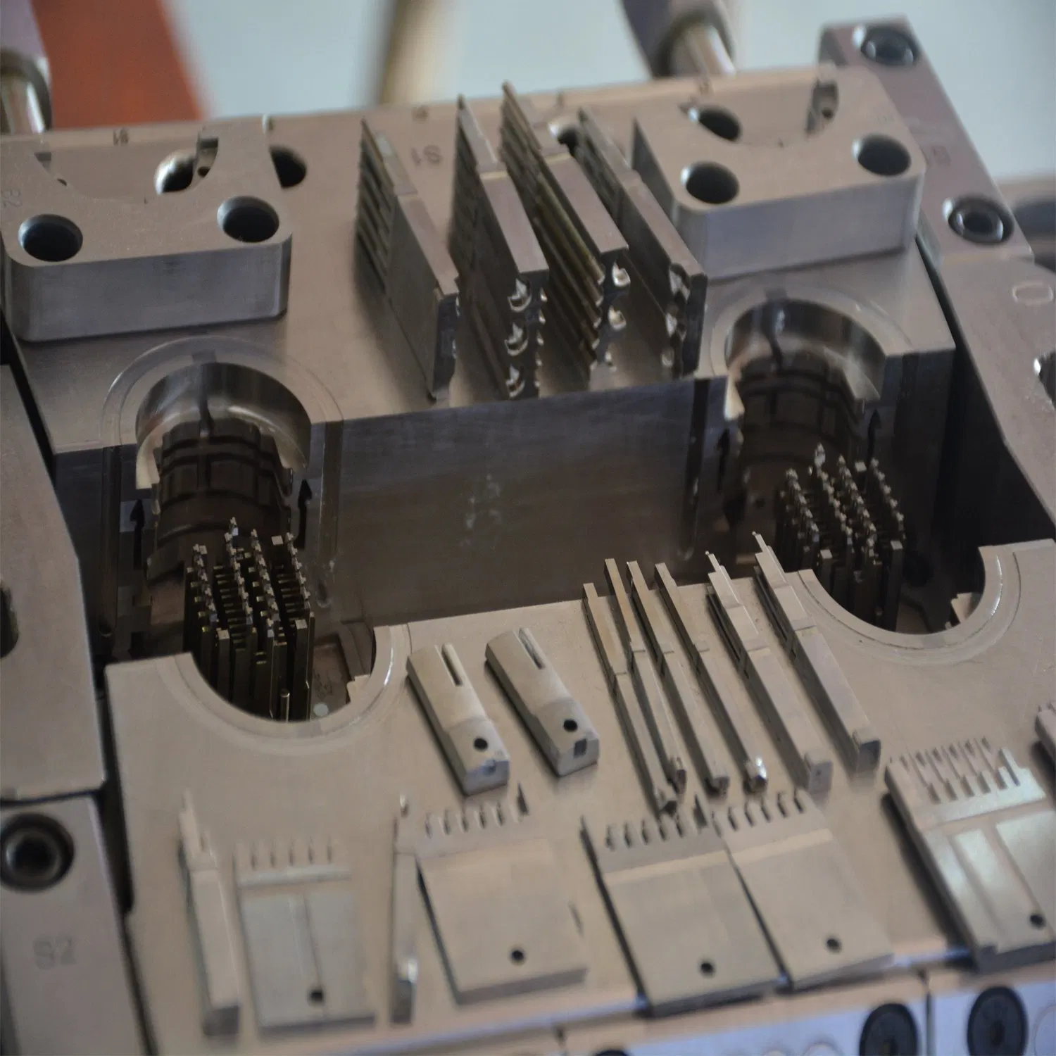 Connector Injection Mould Precision CNC EDM Wire Cutting Process Tight Tolerance