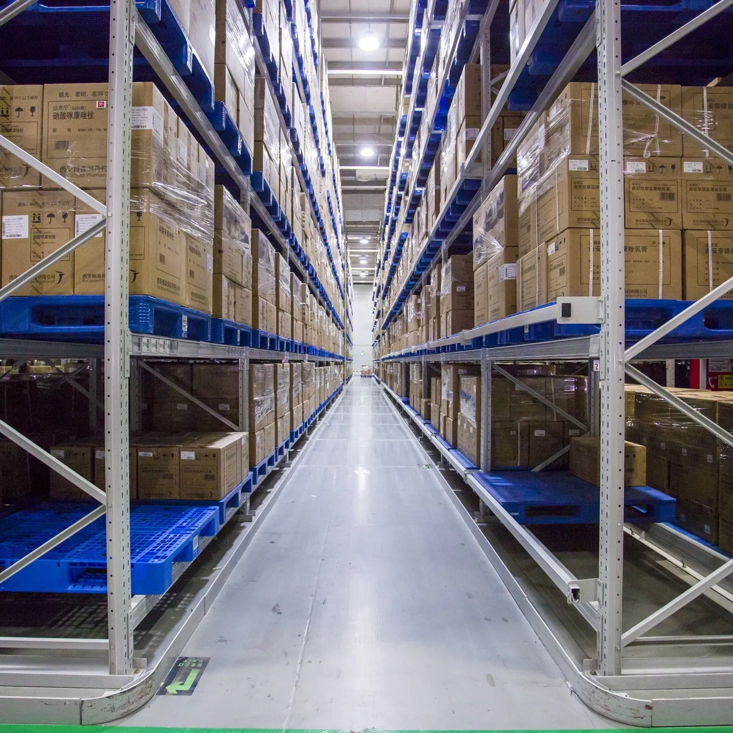 Very Narrow Aisle Racking Systems for Efficient Space Management