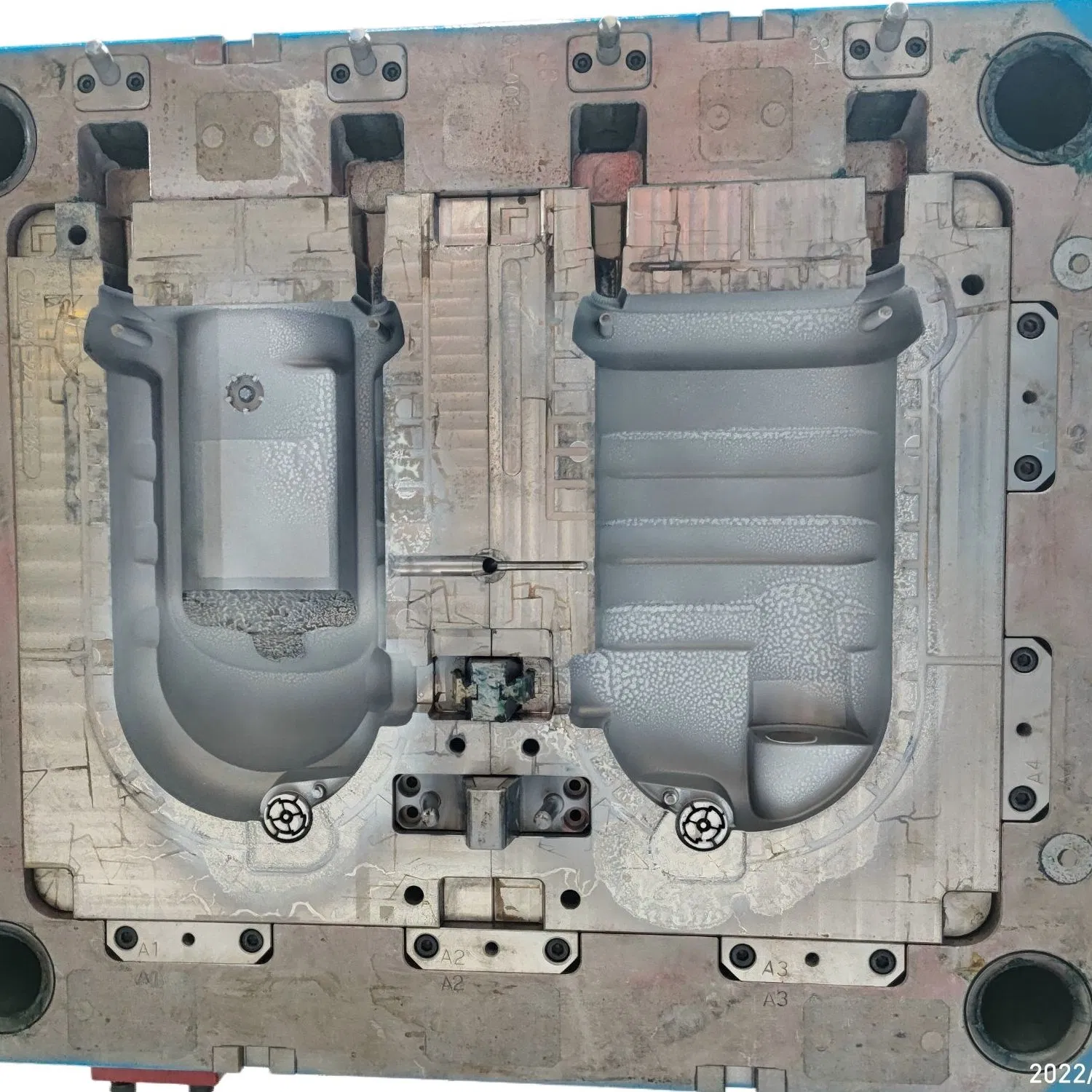 Custom Plastic Moulds for End Cap Manufacturing
