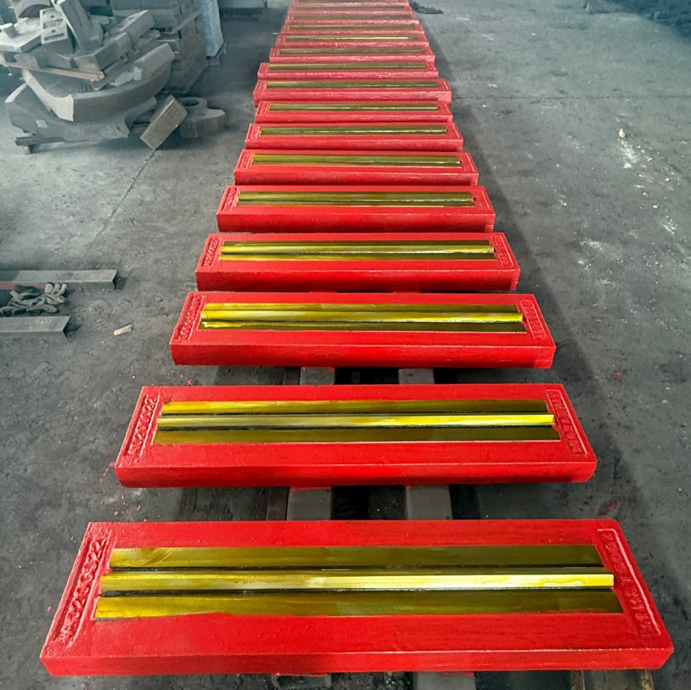 Impact Crusher Liner Replacement Blow Bar for Mining, Quarry and Gold Industry