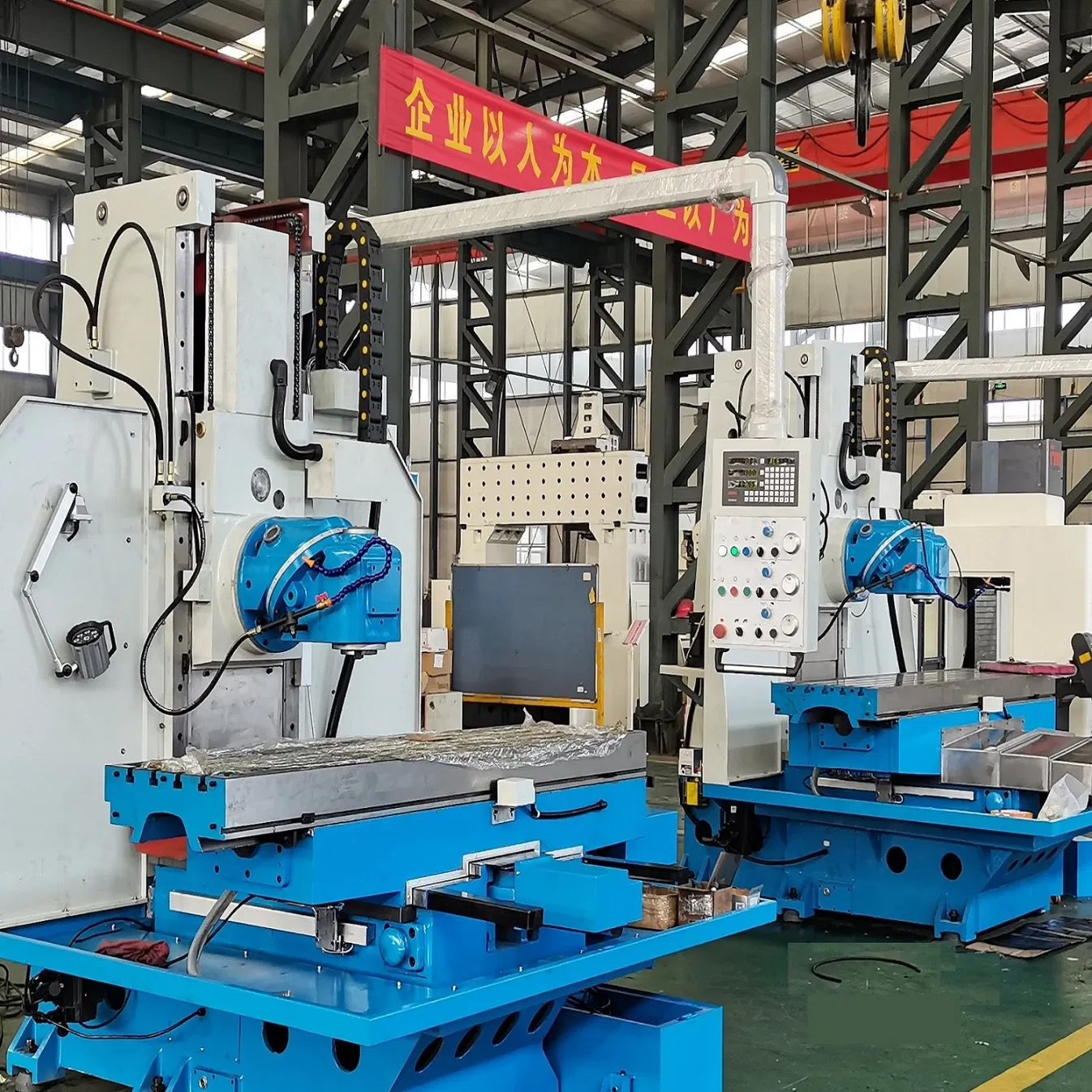 X715 Heavy Duty Metalworking Manual Mills