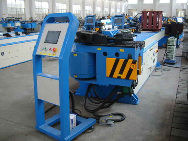 Halbautomatische Rohrbiegemaschine 89ncb