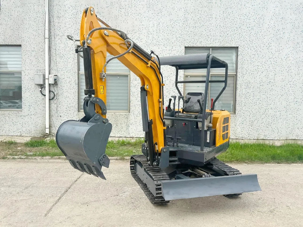 1 Ton Mini Excavator 1000kg Compact Crawler Digger with Euro V Engine 0.025m³ Bucket
