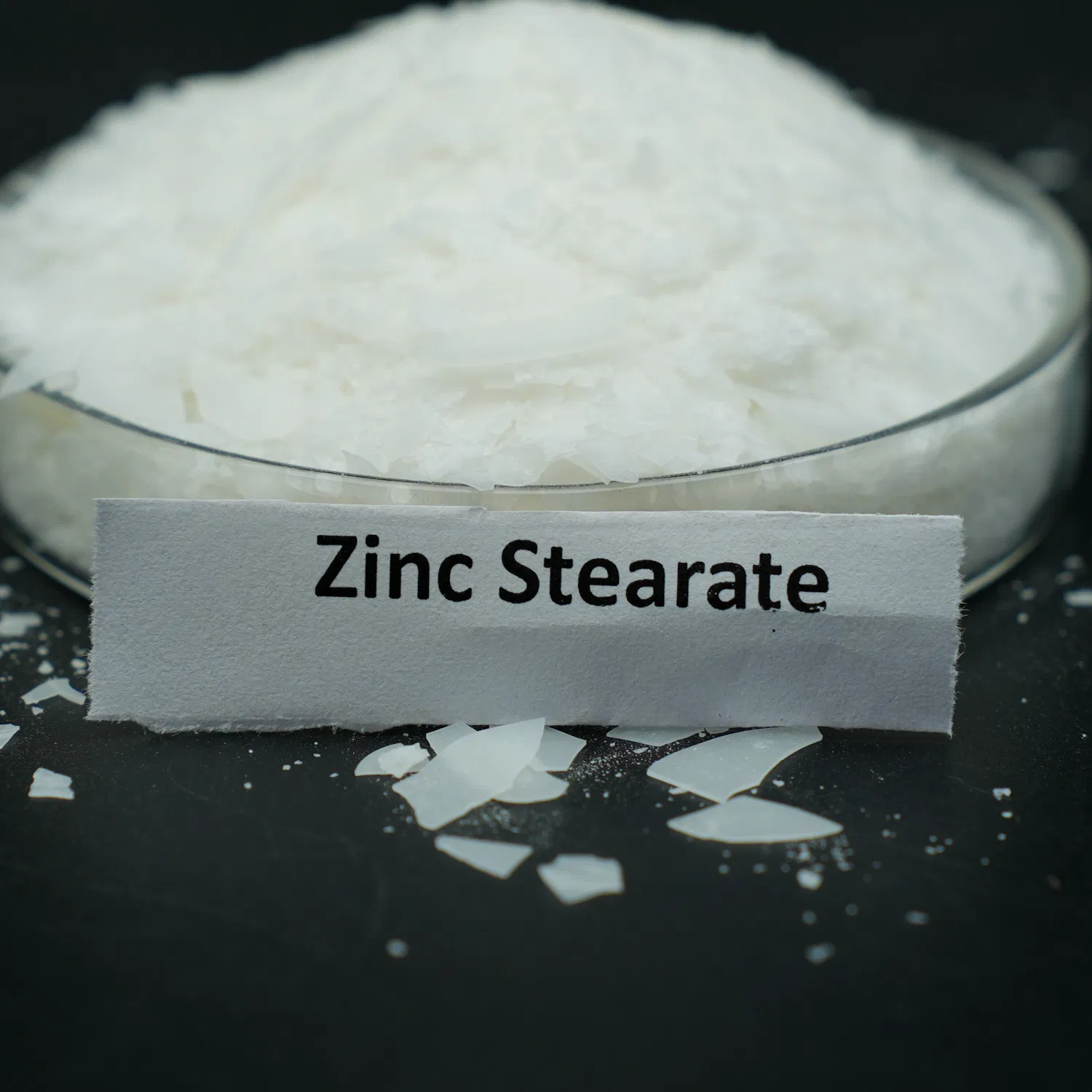 Stéarate de zinc blanc en flocons ultra-fins de haute pureté N° CAS 557-05-1
