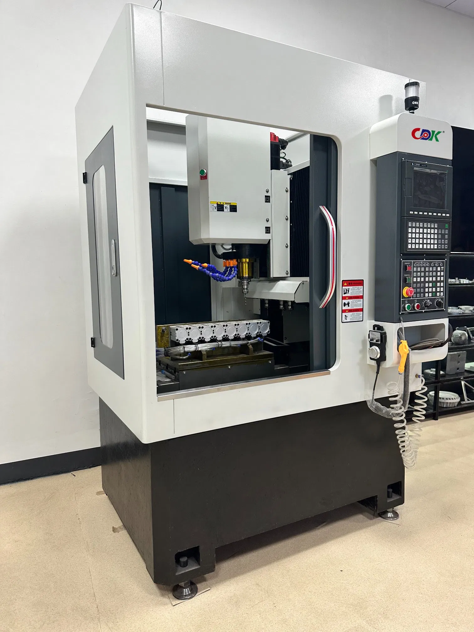 Easy to Maintain CNC Auto Multi-Axis Drilling and Tapping Machining Center for Various Processing Steps