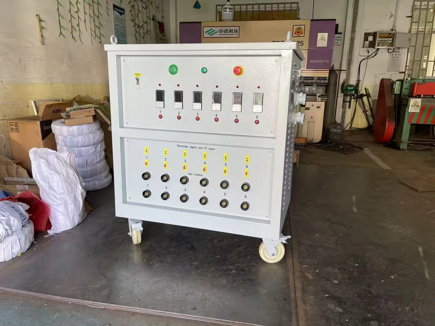 Macchina per trattamento termico post-saldatura PWHT a 6 canali da 65 kVA