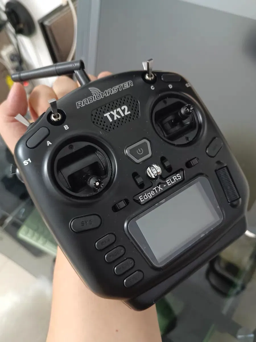 Station de contrôle au sol pour drone avec contrôleur de vol Radiomaster Tx12