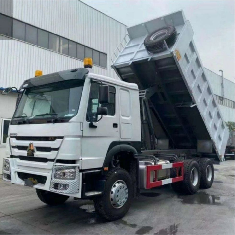 Sinotruk HOWO autocarro ribaltabile 6X4 30 tonnellate 371HP 380HP diesel idraulico ribaltabile per miniere costruzioni veicolo pesante esportazione
