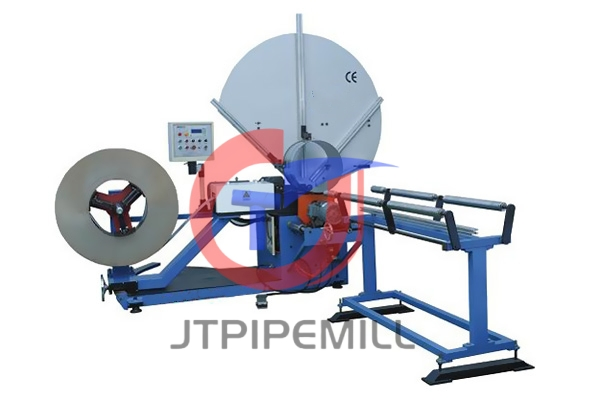Macchina formatrice a spirale per tubi per condotti