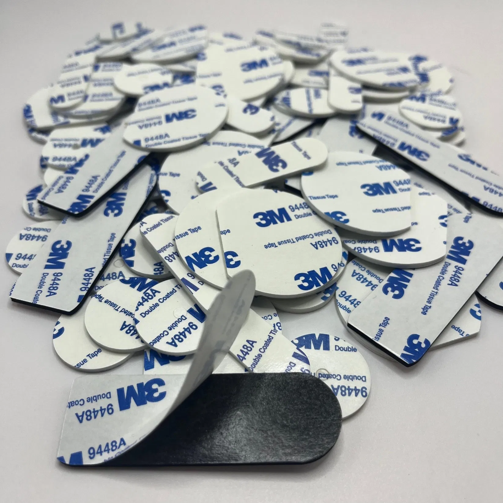 Nastro in schiuma acrilica double-sided fustellato su misura