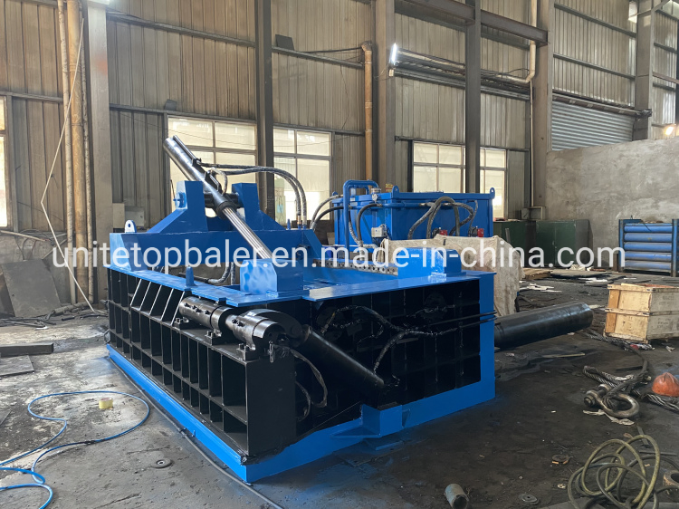 Pressa idraulica ecologica per una gestione efficiente dei rifiuti metallici