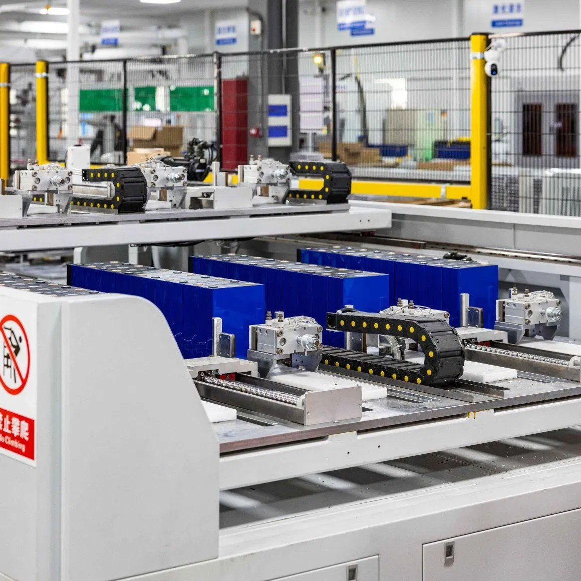 Linea di assemblaggio per la produzione di batterie agli ioni di litio per veicoli elettrici