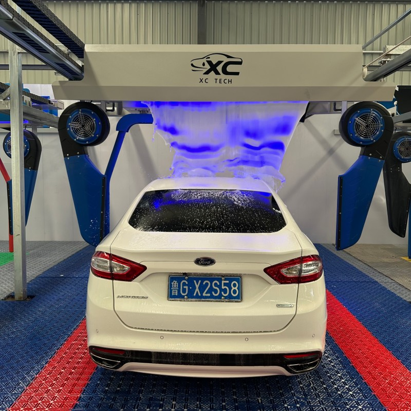 Lavaggio Auto Automatico Senza Contatto ad Alta Efficienza Energetica con Asciugatore ad Aria Calda e Spray Antighiaccio