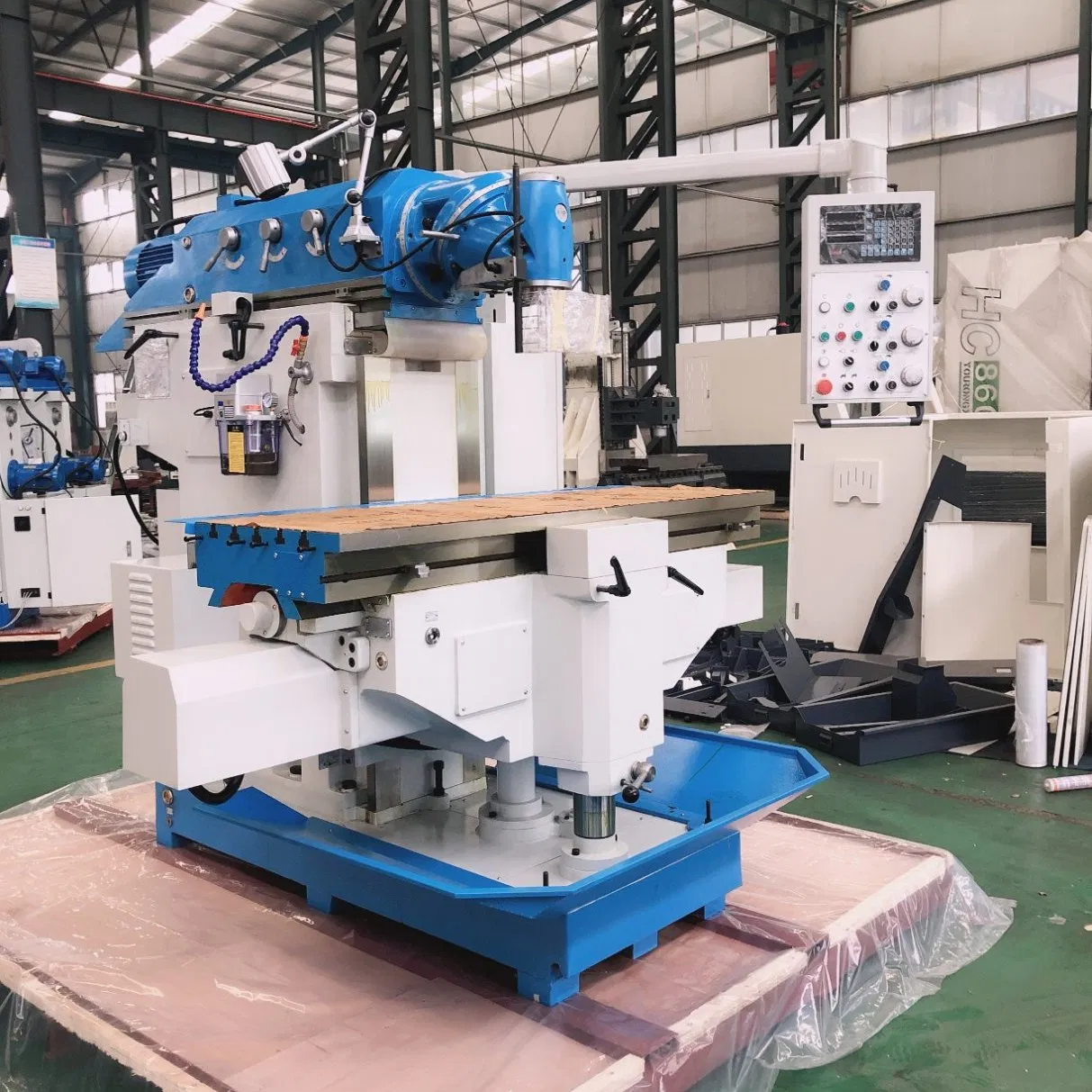 Universal Swivel Head Heavy Duty Cutting Milling Machine