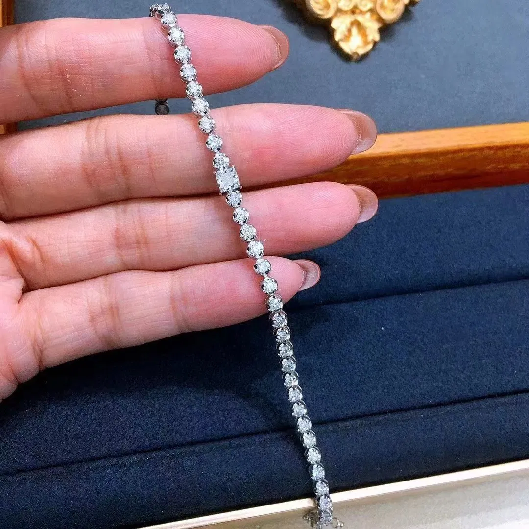 Anpassbares quadratisches Laborgezüchtetes Diamantarmband für eleganten Stil