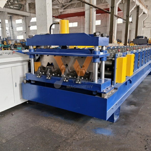 Yanwu Automatische Bodenbelag-Walzformmasse Maschine zur Herstellung von Bodenbelagplatten für Baumaterial