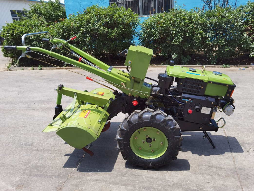 Avviamento elettrico diesel agricolo mini trattore a mano con mietitrebbia per mais