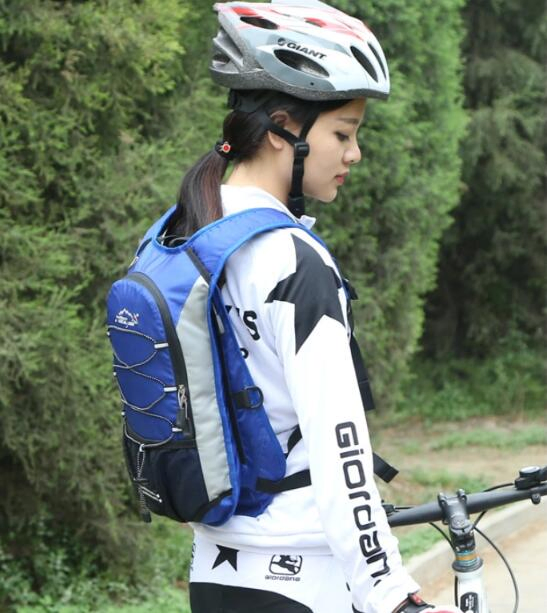 Thermal Insulation Waterproof Outdoor 2L Backpack Hydration Pack