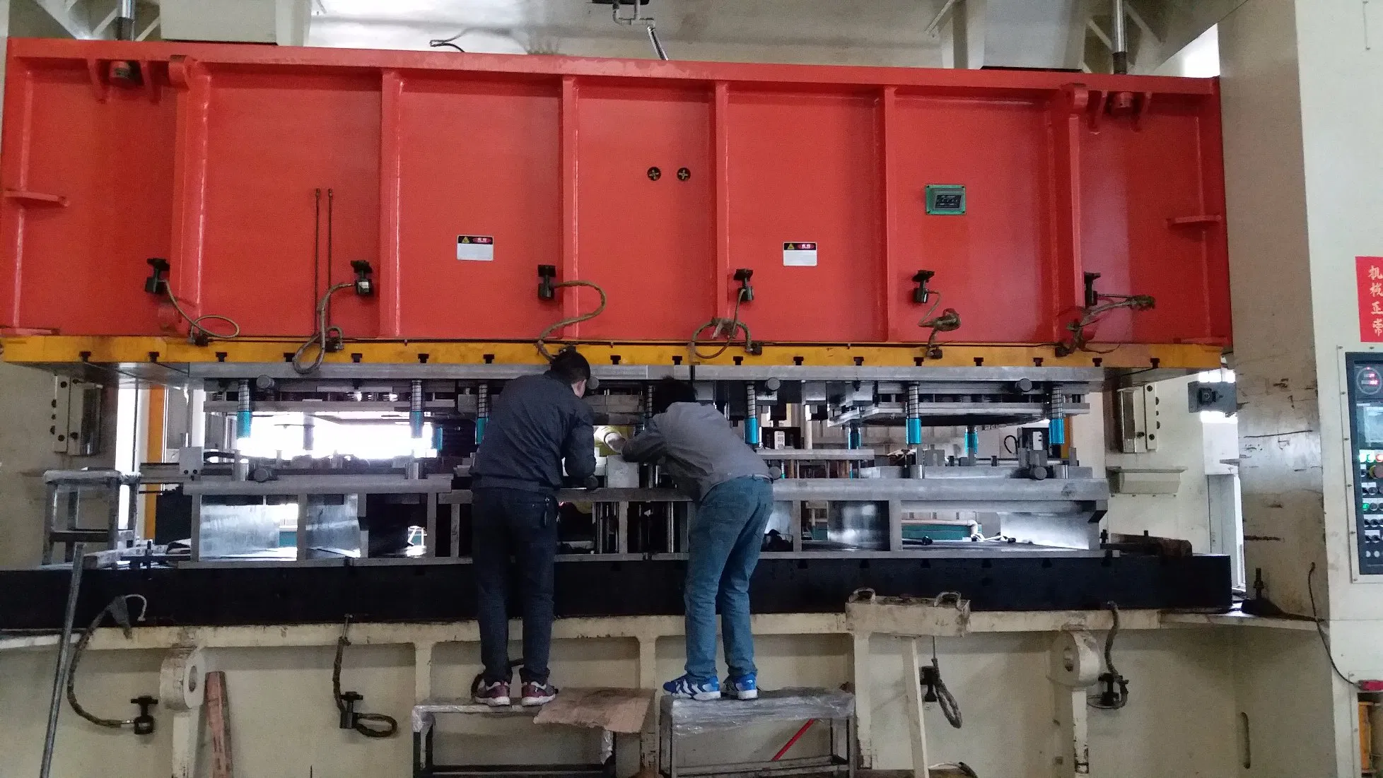 Stampa Progressiva di Metallo con SGS e ISO