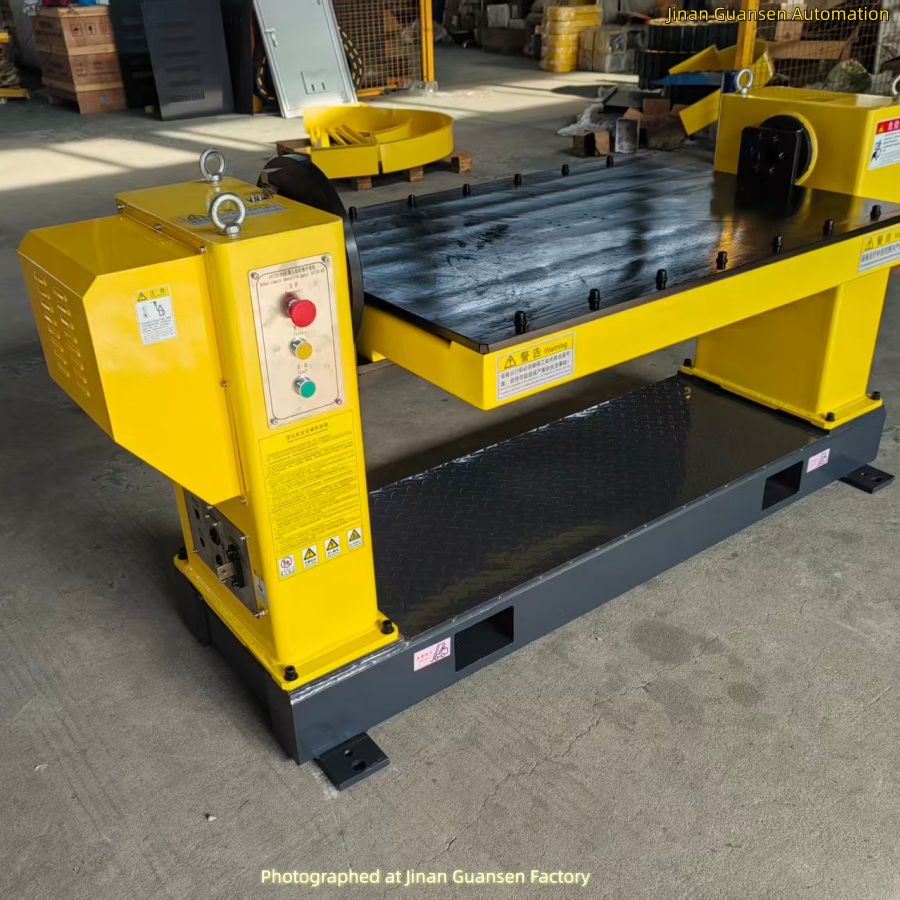 Heavy-Duty 1-Axis Head and Tailstock Welding Positioner Controlled by Industrial Robotic Arm for High-Efficiency Welding