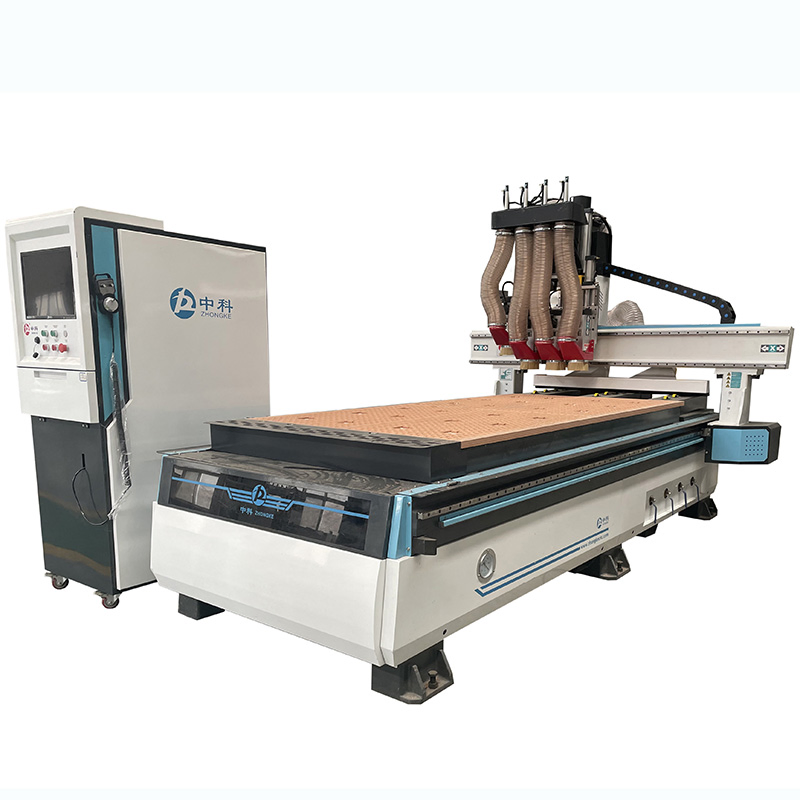 Quattro teste a cambio automatico CNC router per la produzione di mobili da cucina