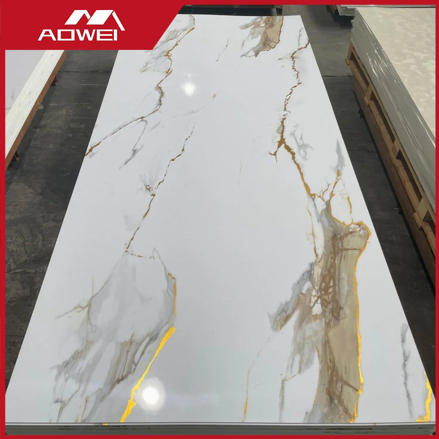 Pannello Murale in PVC Effetto Marmo con Rivestimento UV Stiloso per un'Arredamento Elegante