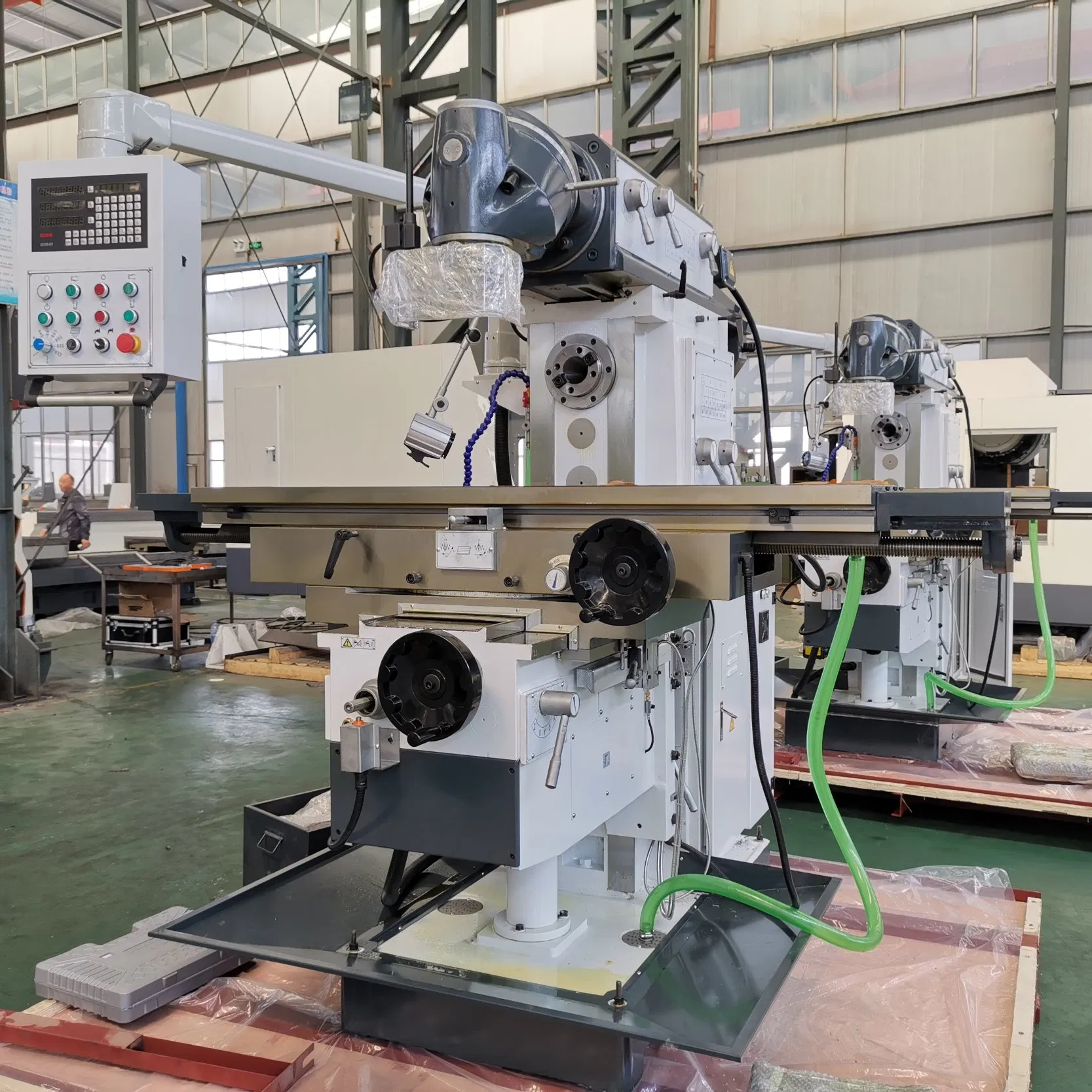3-Axis Automatic Feed Servomill Swivel Head Universal Milling Machine X6436