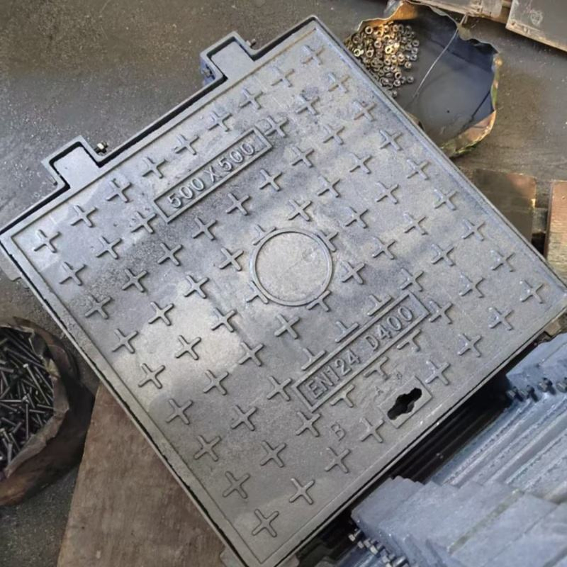 Tapa de alcantarilla cuadrada con patrón floral, tapa de registro de hierro fundido para drenaje de aguas pluviales