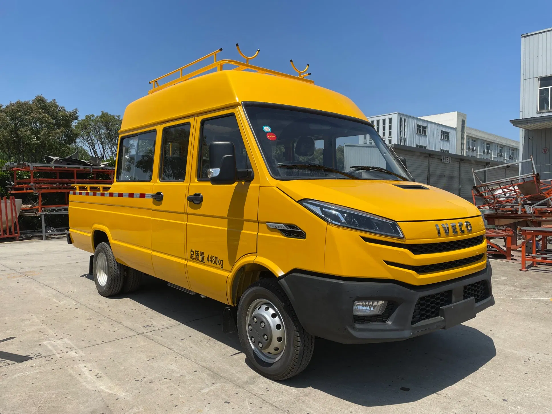 Stable Spacious High Load Capacity Troubleshooting Vehicle for Municipal Industry
