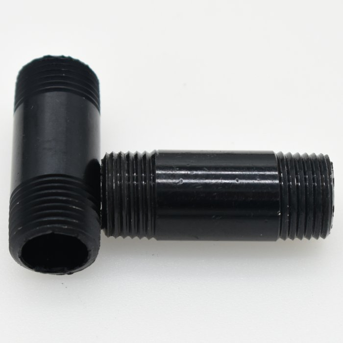Schwarzes 3/4" Nippel mit Gewinde an beiden Enden für Industrieregal