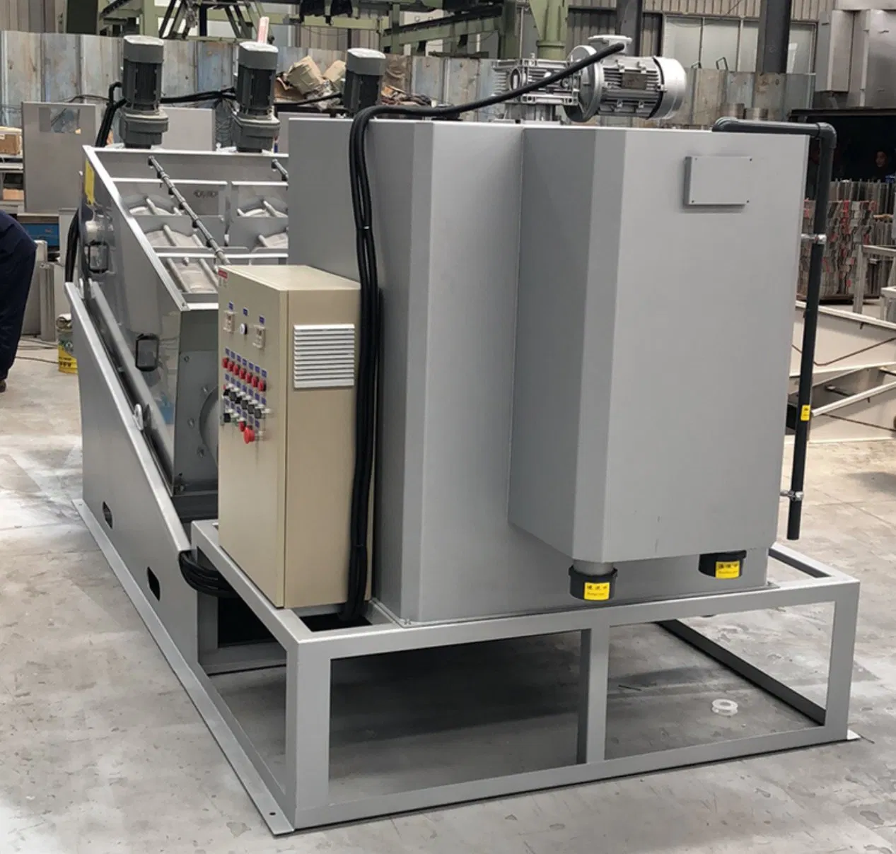 Sludge Dewatering Systems for High Effective Active Sludge Processing for Waste Water Treatment